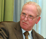 Portraitfoto von Professor Dr.-Ing. habil. Klaus Hofer