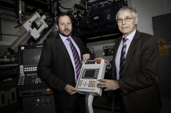 Zenke übergibt Schalttafel an Budde.