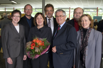 Einführung des ersten Präsidiums der FH Bielefeld am 1. Oktober 2009 (v.l.n.r.): Regierungspräsidentin Marianne Thomann-Stahl, Vizepräsident Prof. Dr. Andreas Beaugrand, Präsidentin Prof. Dr. Beate Rennen-Allhoff, Vizepräsident Prof. Dr. Friedrich Biegler