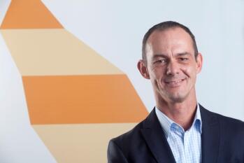 Porträt von Prof. Dr. Matthias Mertin