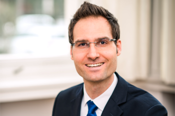 Porträt von Prof. Dr. Gerald Oeser