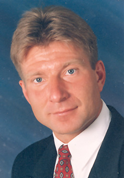 Porträt von Professor Dr. Thomas Plümer