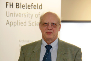 Porträt von Prof. Dr. Werner Schwerdtfeger