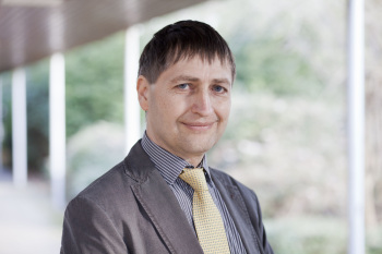 Porträtaufnahme von Professor Dr.-Ing. Dirk Zielke