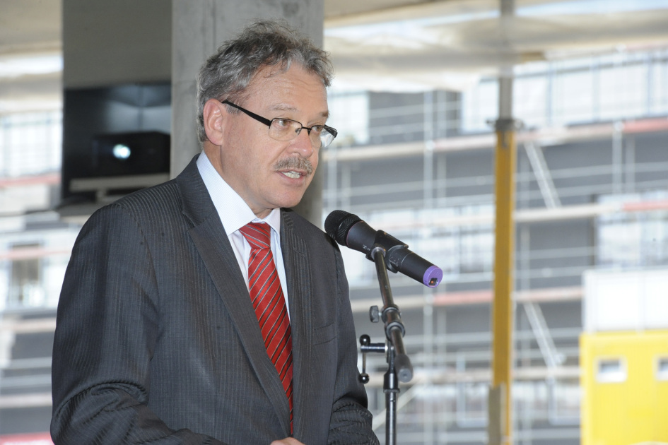 Dr. Rüdiger Messal, Staatssekretär im Finanzministerium des Landes NRW, bei seinem Grußwort.