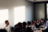 Studierende des Fachbereichs Wirtschaft im Seminarraum